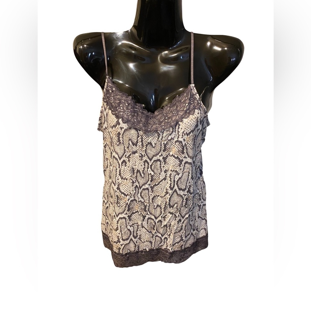 Established 1946 Sz Medium Geometric Design Embellished Lace Lilac Cami Top